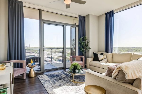 63de5e20f1ac1c1f42646074_High-rise apartments Dallas
